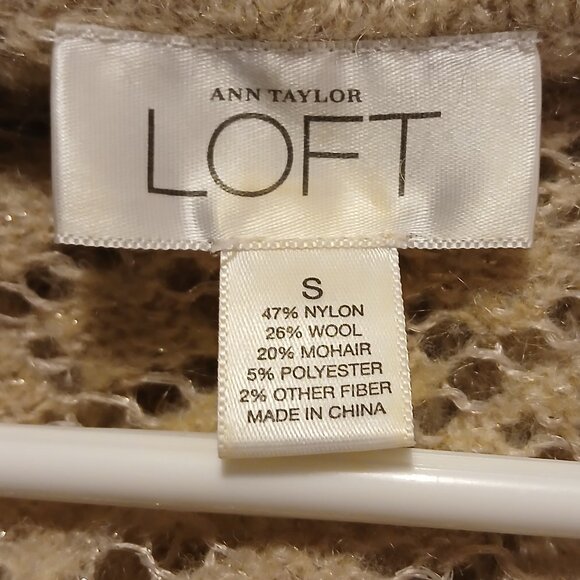 Ann Taylor Loft Women's Size Small Cream Gold Long Sleeve Deep V Neck Sweater - Picture 3 of 13